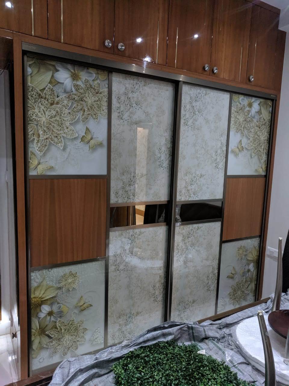 select-your-lacquer-glass-wardrobe-today-in-gurgaon-largest-manufacturing-brand-in-gurugram-gurgaon-india
